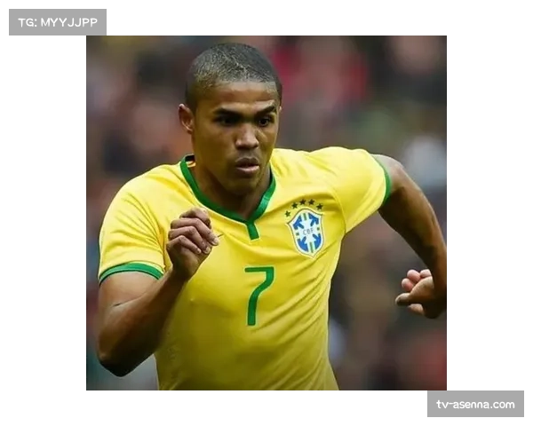 道格拉斯-科斯塔：我会建议莱万去尤文，他是尤文的完美选择